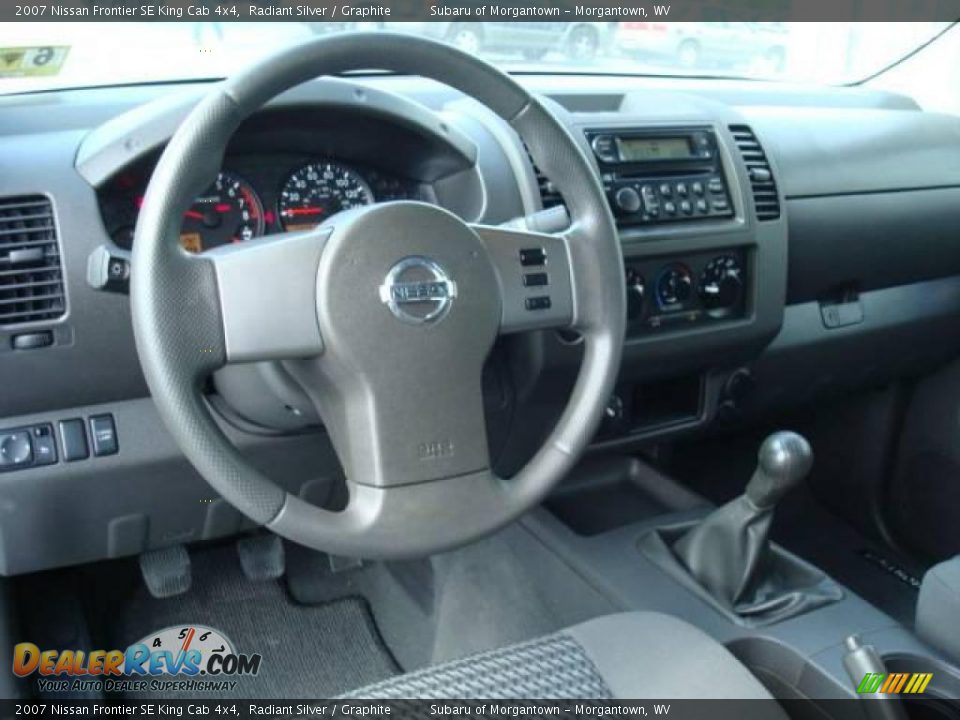 2007 Nissan Frontier SE King Cab 4x4 Radiant Silver / Graphite Photo #12