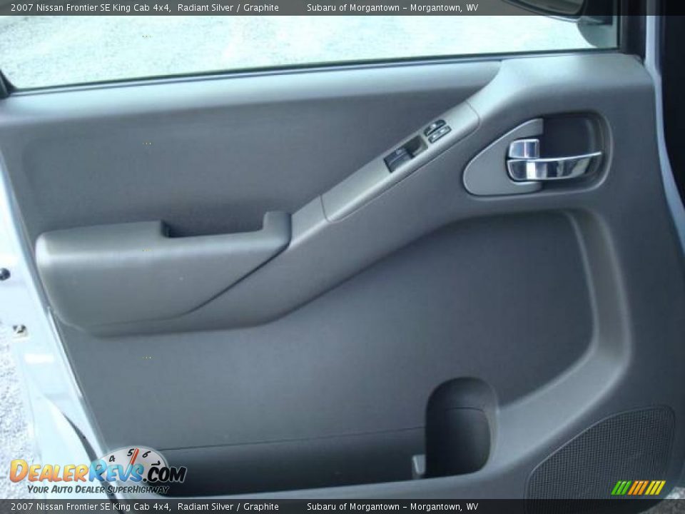 2007 Nissan Frontier SE King Cab 4x4 Radiant Silver / Graphite Photo #13