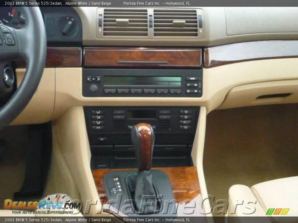 2003 BMW 5 Series 525i Sedan Alpine White / Sand Beige Photo #18