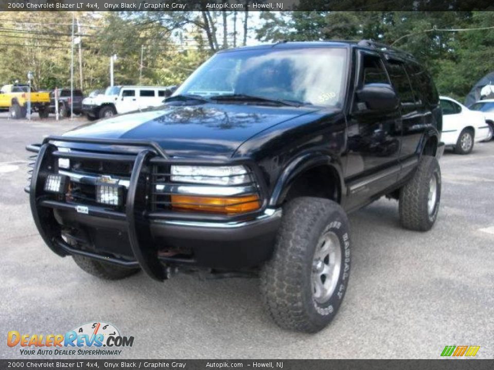 2000 Chevrolet Blazer LT 4x4 Onyx Black / Graphite Gray Photo #2