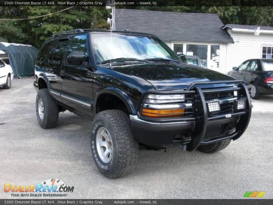 2000 Chevrolet Blazer LT 4x4 Onyx Black / Graphite Gray Photo #3