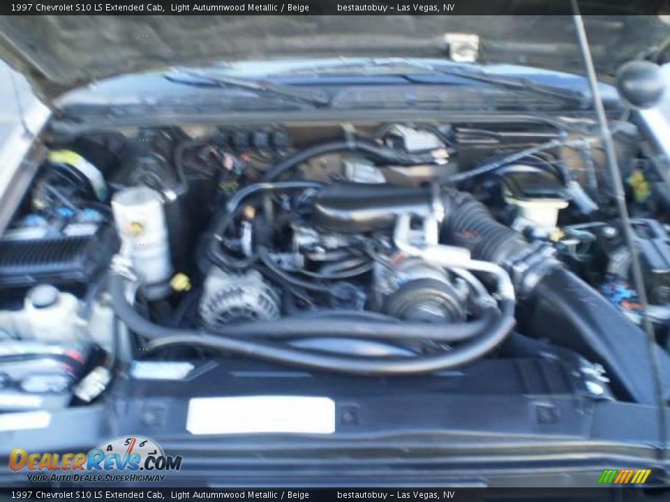 1997 Chevrolet S10 LS Extended Cab Light Autumnwood Metallic / Beige Photo #17
