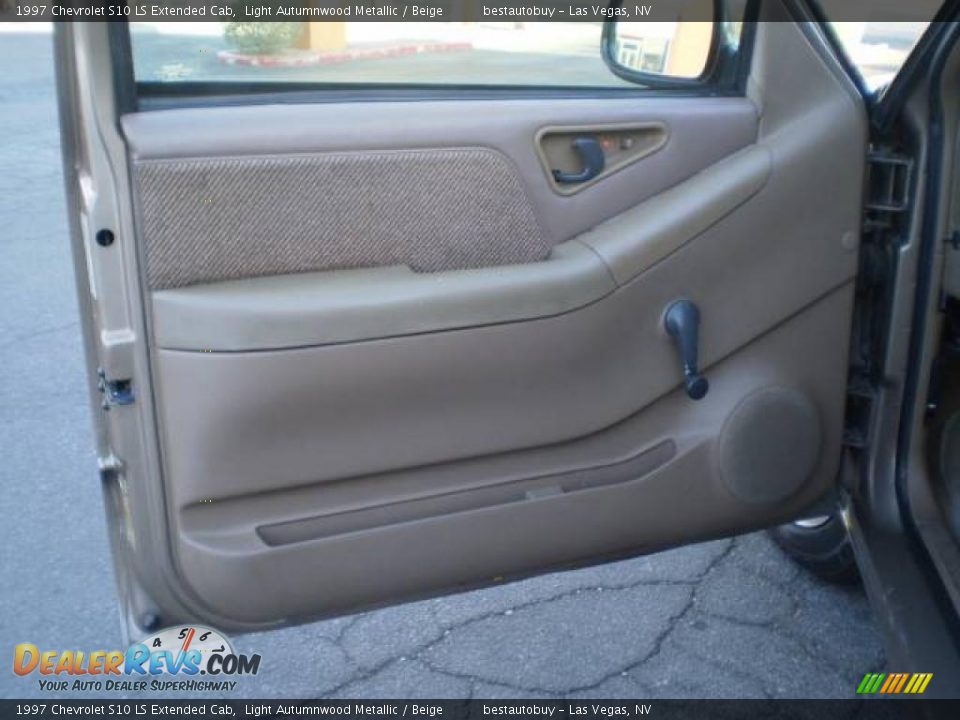 1997 Chevrolet S10 LS Extended Cab Light Autumnwood Metallic / Beige Photo #24