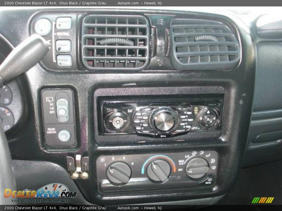 2000 Chevrolet Blazer LT 4x4 Onyx Black / Graphite Gray Photo #13