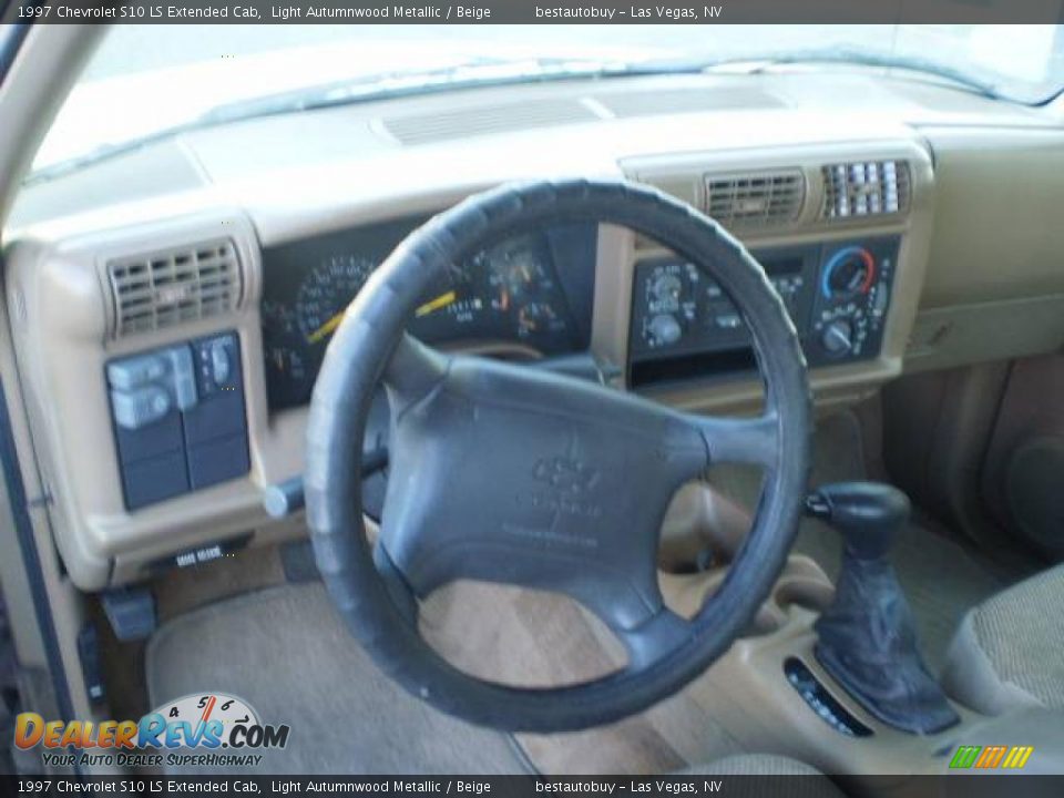 1997 Chevrolet S10 LS Extended Cab Light Autumnwood Metallic / Beige Photo #28