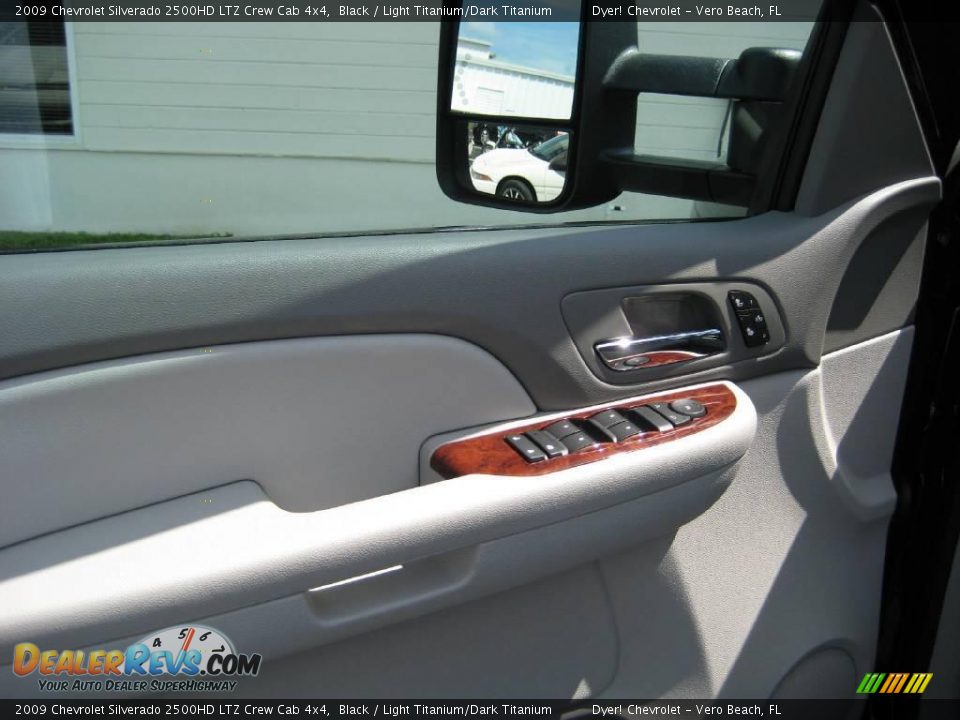 2009 Chevrolet Silverado 2500HD LTZ Crew Cab 4x4 Black / Light Titanium/Dark Titanium Photo #9