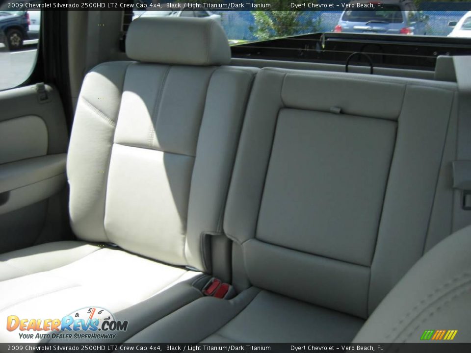 2009 Chevrolet Silverado 2500HD LTZ Crew Cab 4x4 Black / Light Titanium/Dark Titanium Photo #16