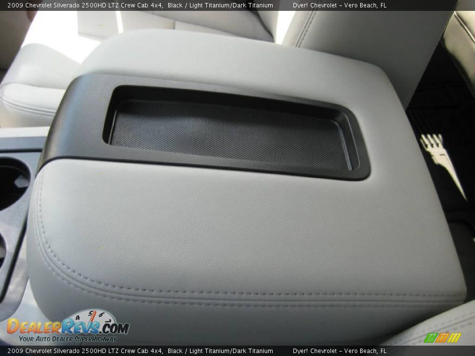 2009 Chevrolet Silverado 2500HD LTZ Crew Cab 4x4 Black / Light Titanium/Dark Titanium Photo #18