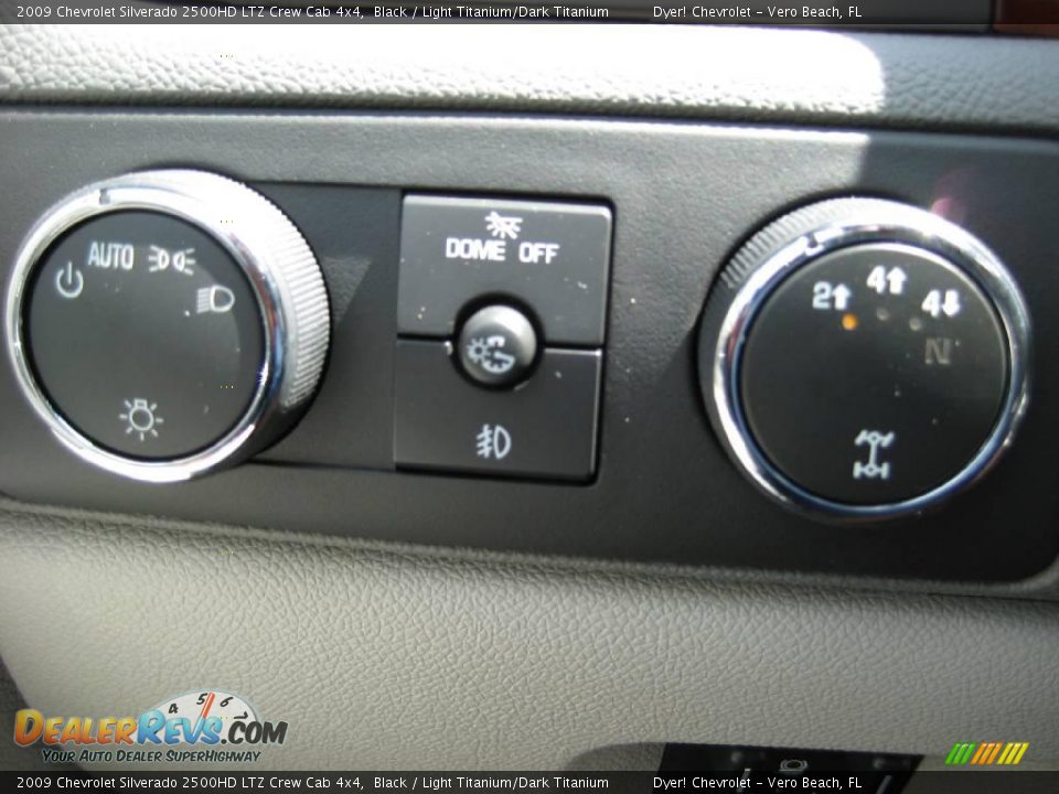 2009 Chevrolet Silverado 2500HD LTZ Crew Cab 4x4 Black / Light Titanium/Dark Titanium Photo #20
