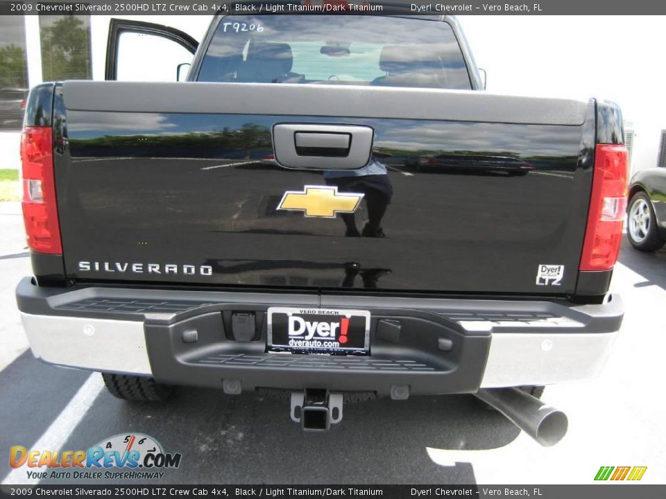 2009 Chevrolet Silverado 2500HD LTZ Crew Cab 4x4 Black / Light Titanium/Dark Titanium Photo #25