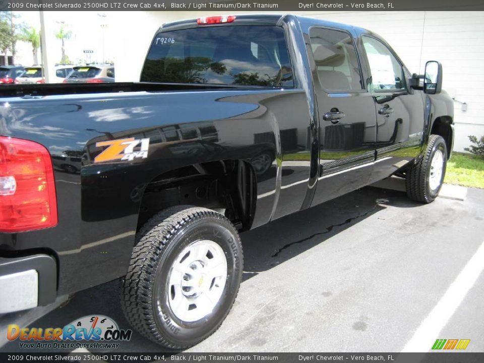 2009 Chevrolet Silverado 2500HD LTZ Crew Cab 4x4 Black / Light Titanium/Dark Titanium Photo #27