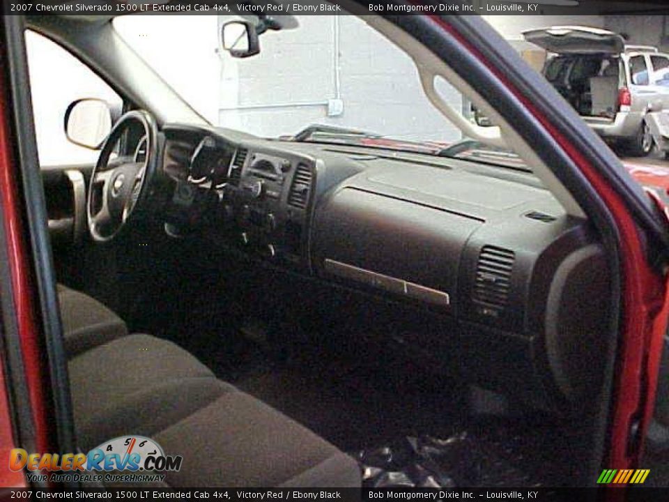 2007 Chevrolet Silverado 1500 LT Extended Cab 4x4 Victory Red / Ebony Black Photo #7