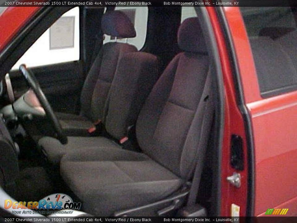 2007 Chevrolet Silverado 1500 LT Extended Cab 4x4 Victory Red / Ebony Black Photo #19