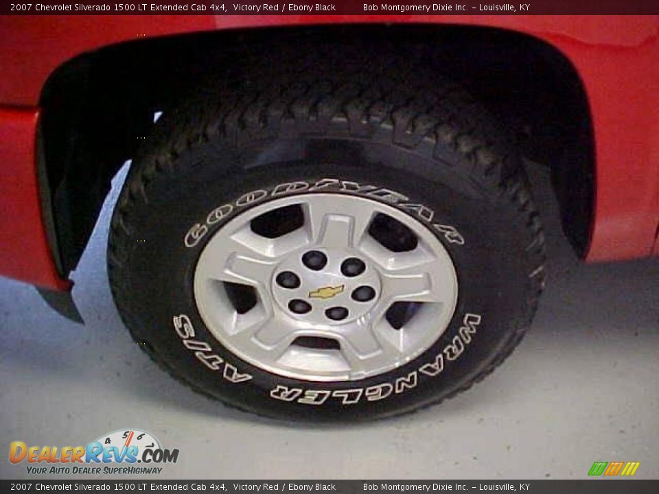 2007 Chevrolet Silverado 1500 LT Extended Cab 4x4 Victory Red / Ebony Black Photo #26