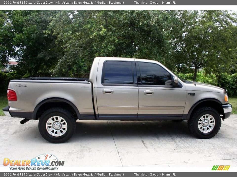 2001 Ford F150 Lariat SuperCrew 4x4 Arizona Beige Metallic / Medium Parchment Photo #11