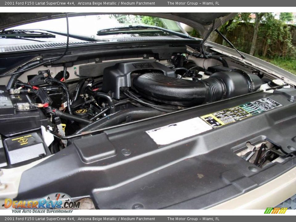 2001 Ford F150 Lariat SuperCrew 4x4 Arizona Beige Metallic / Medium Parchment Photo #31