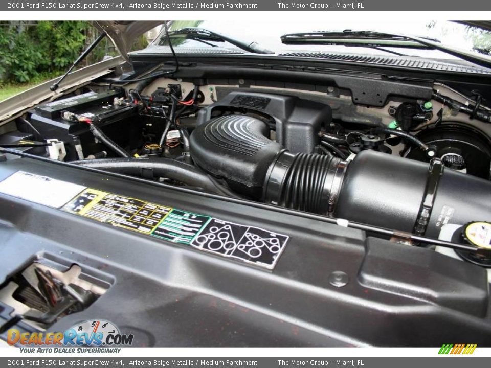 2001 Ford F150 Lariat SuperCrew 4x4 Arizona Beige Metallic / Medium Parchment Photo #34