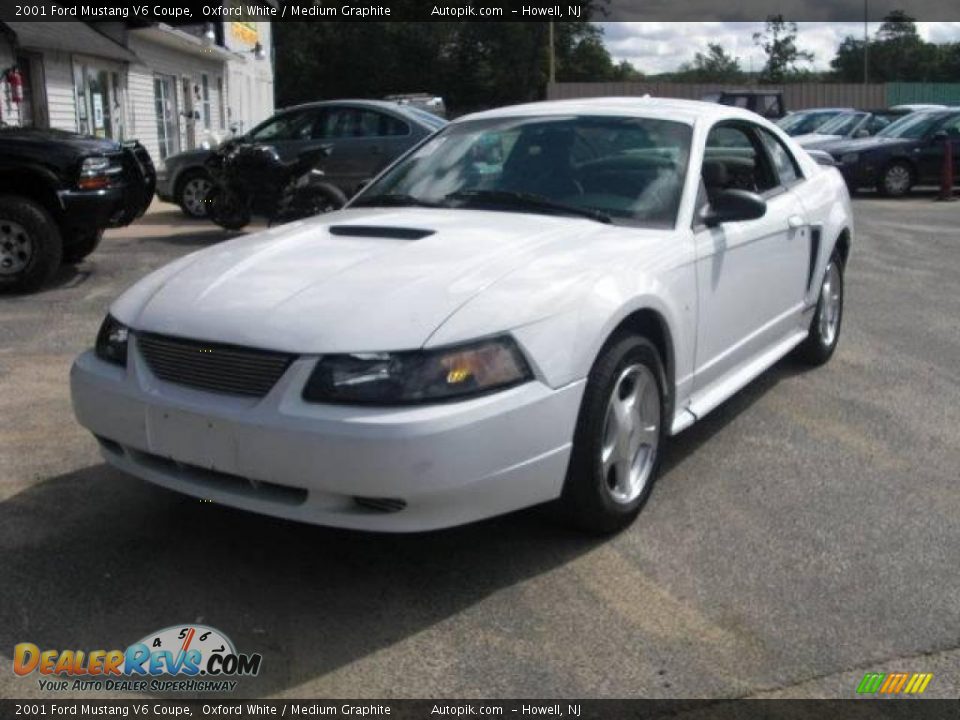 2001 Ford Mustang V6 Coupe Oxford White / Medium Graphite Photo #2