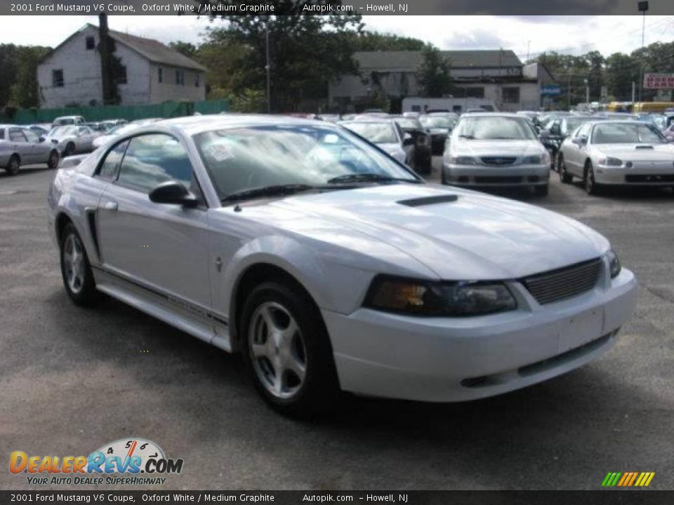 2001 Ford Mustang V6 Coupe Oxford White / Medium Graphite Photo #3