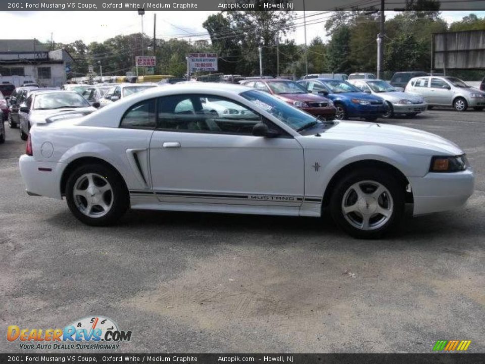 2001 Ford Mustang V6 Coupe Oxford White / Medium Graphite Photo #4