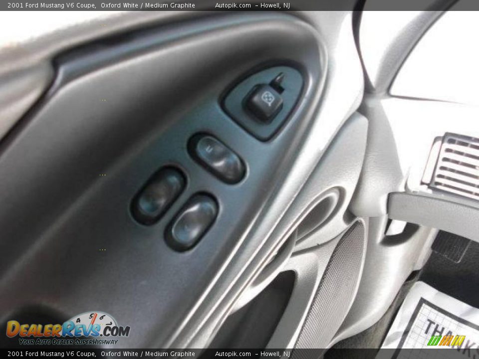 2001 Ford Mustang V6 Coupe Oxford White / Medium Graphite Photo #15