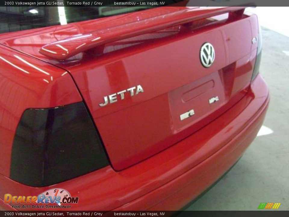 2003 Volkswagen Jetta GLI Sedan Tornado Red / Grey Photo #15