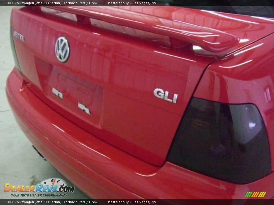 2003 Volkswagen Jetta GLI Sedan Tornado Red / Grey Photo #16