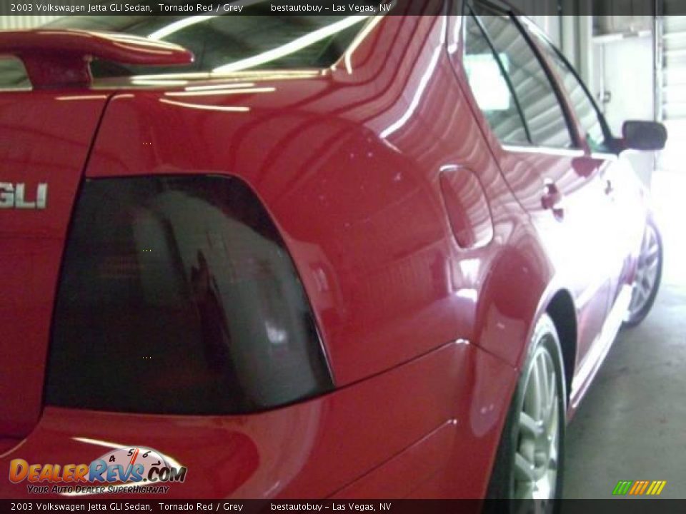 2003 Volkswagen Jetta GLI Sedan Tornado Red / Grey Photo #17