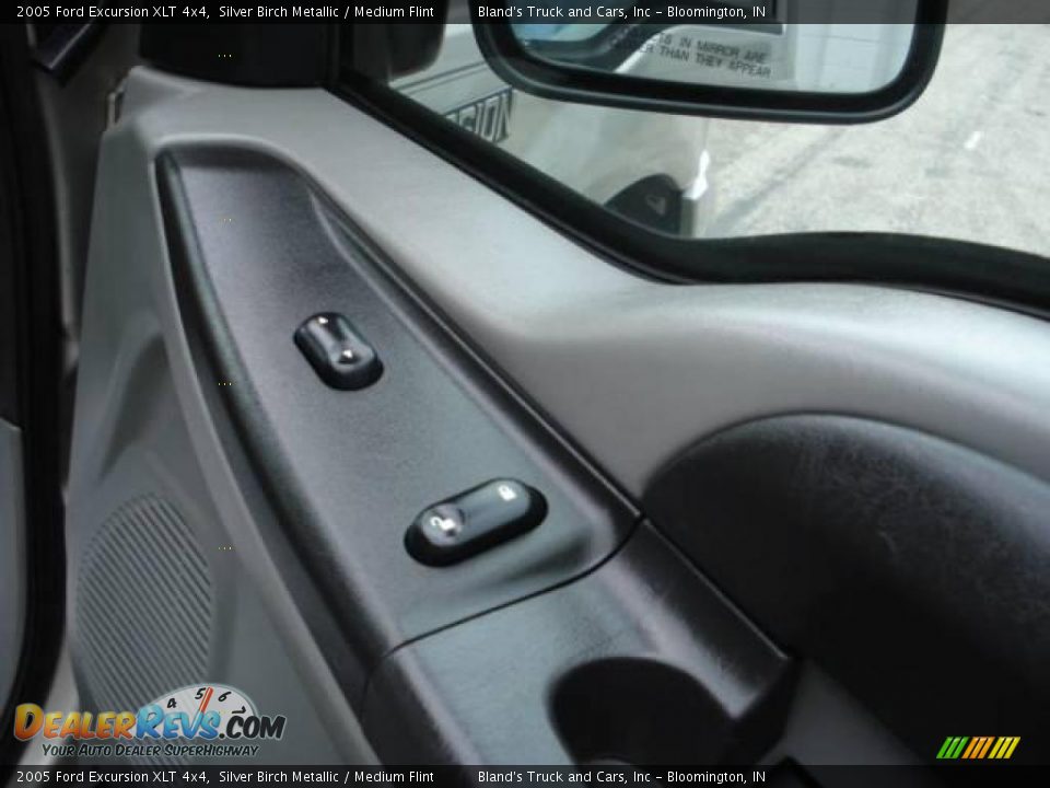 2005 Ford Excursion XLT 4x4 Silver Birch Metallic / Medium Flint Photo #32