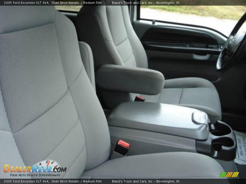 2005 Ford Excursion XLT 4x4 Silver Birch Metallic / Medium Flint Photo #34