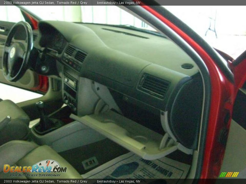 2003 Volkswagen Jetta GLI Sedan Tornado Red / Grey Photo #29