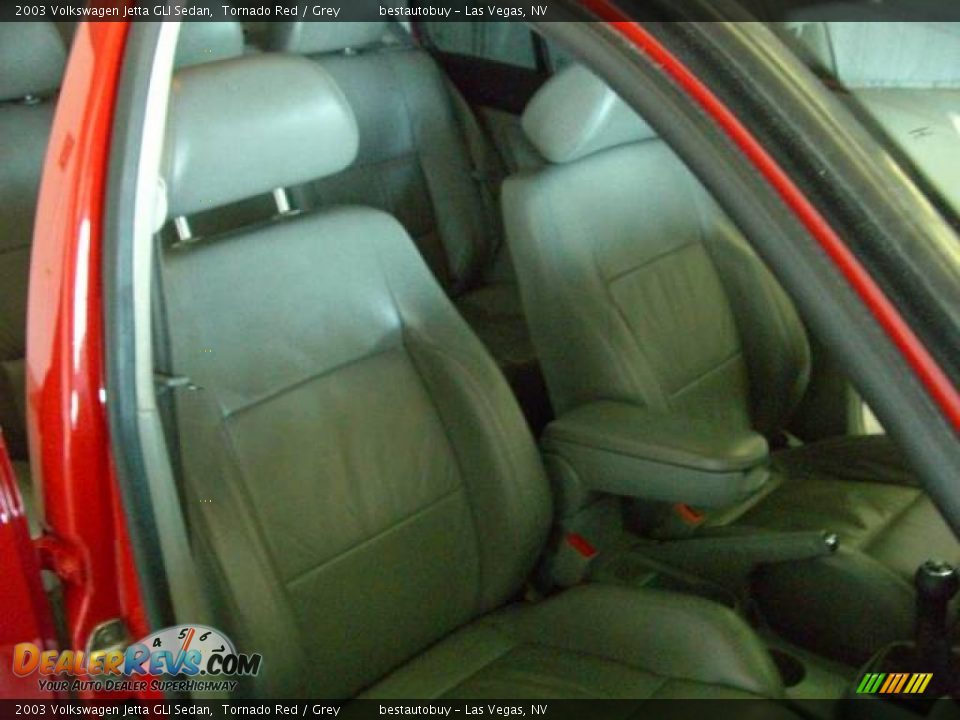 2003 Volkswagen Jetta GLI Sedan Tornado Red / Grey Photo #30
