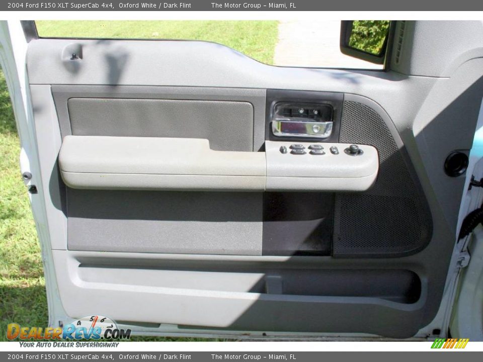 2004 Ford F150 XLT SuperCab 4x4 Oxford White / Dark Flint Photo #33