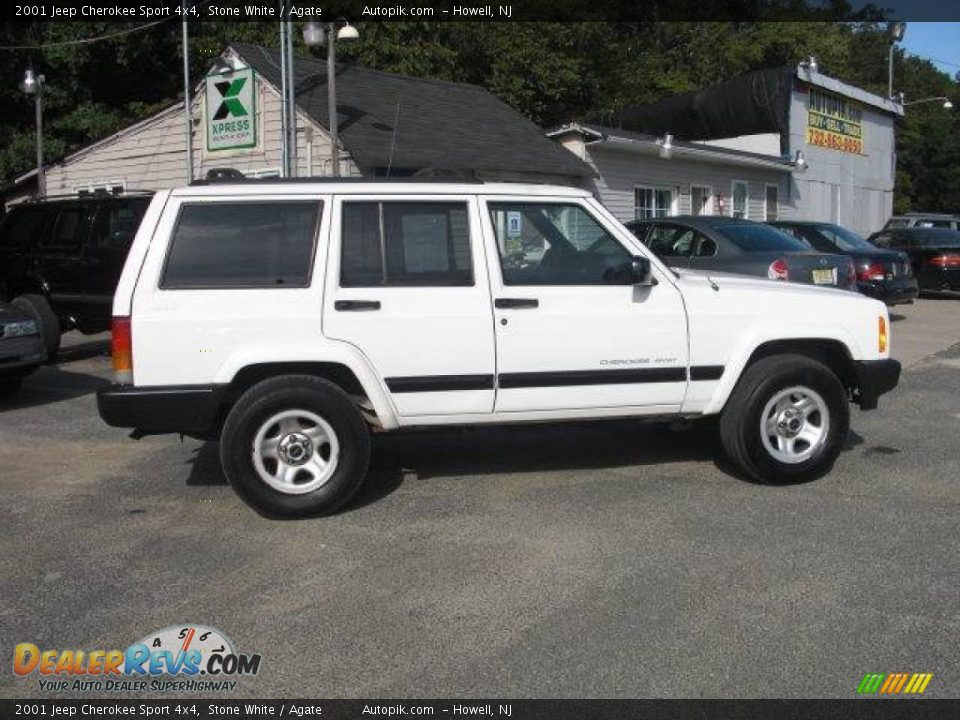 2001 Jeep Cherokee Sport 4x4 Stone White / Agate Photo #8