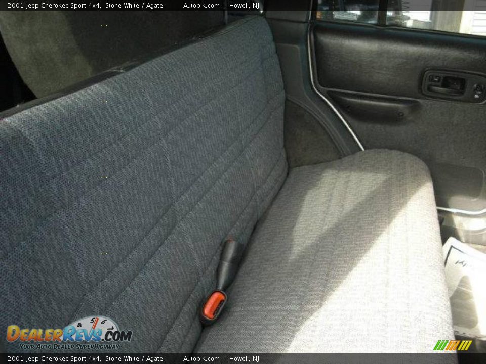 2001 Jeep Cherokee Sport 4x4 Stone White / Agate Photo #11