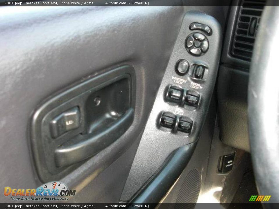 2001 Jeep Cherokee Sport 4x4 Stone White / Agate Photo #15