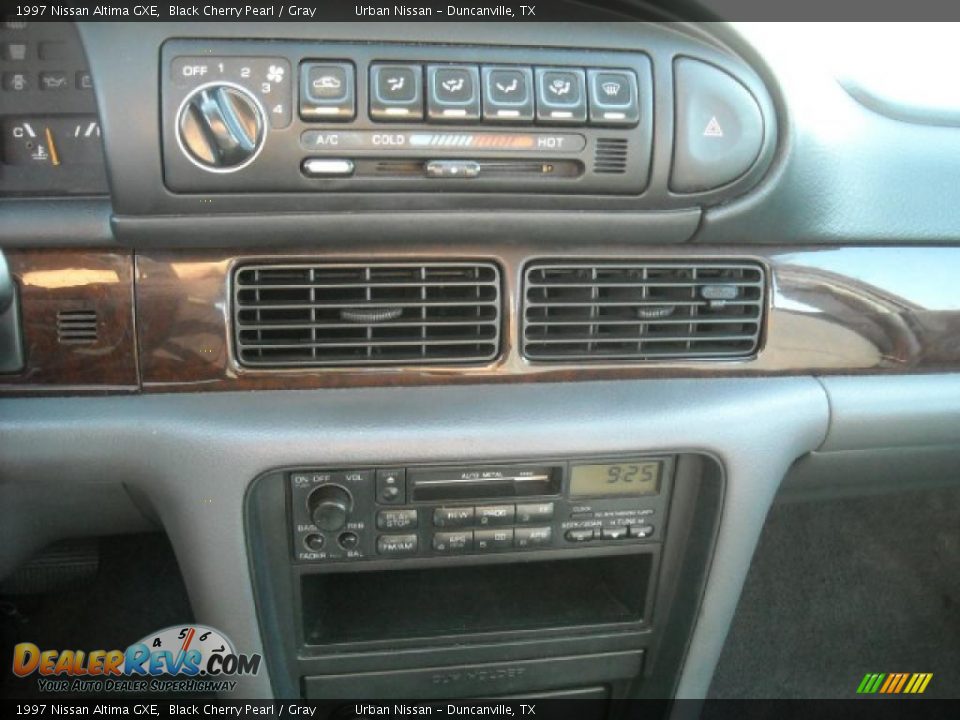 1997 Nissan Altima GXE Black Cherry Pearl / Gray Photo #11