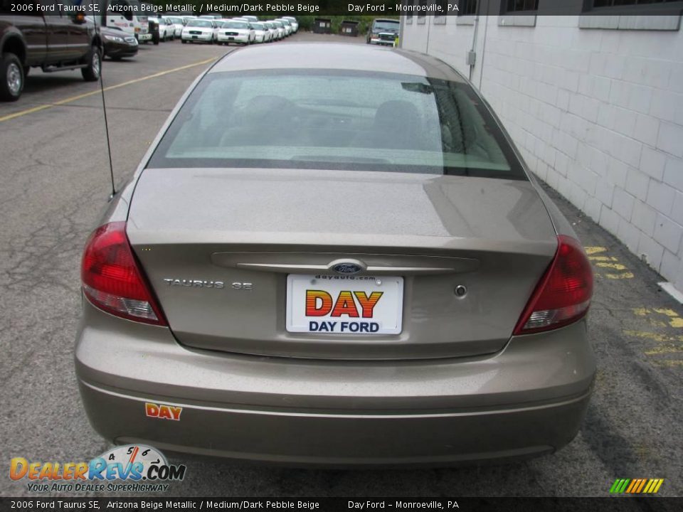 2006 Ford Taurus SE Arizona Beige Metallic / Medium/Dark Pebble Beige Photo #6