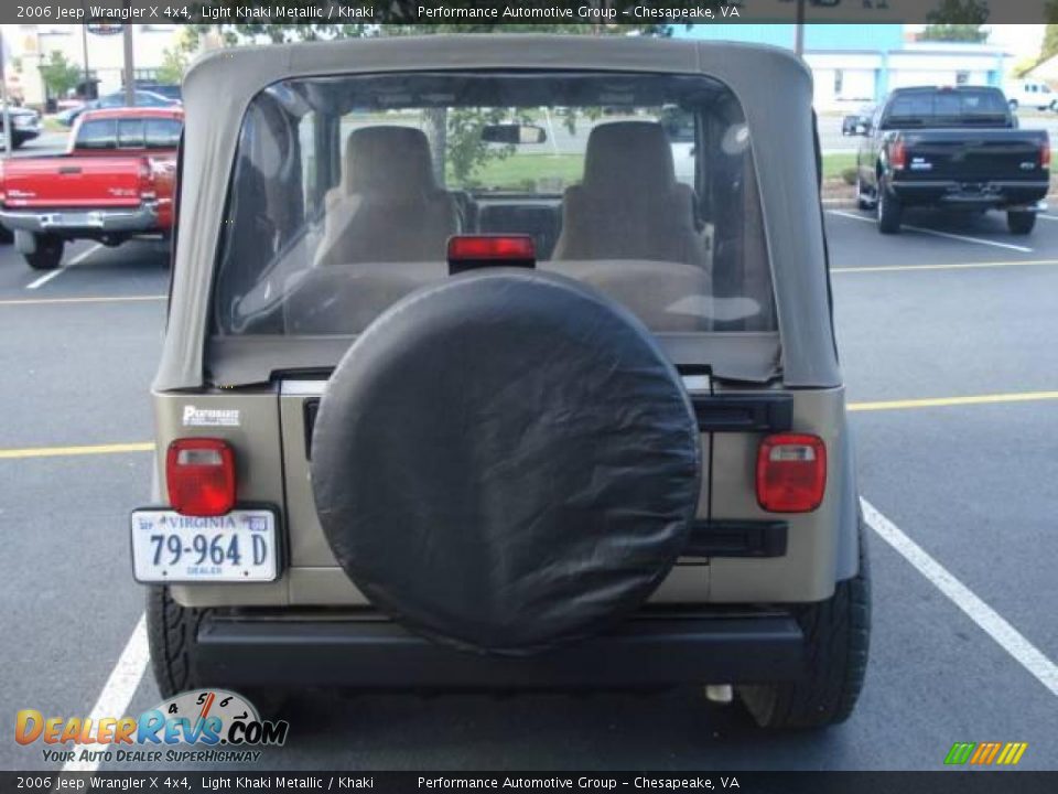 2006 Jeep Wrangler X 4x4 Light Khaki Metallic / Khaki Photo #4