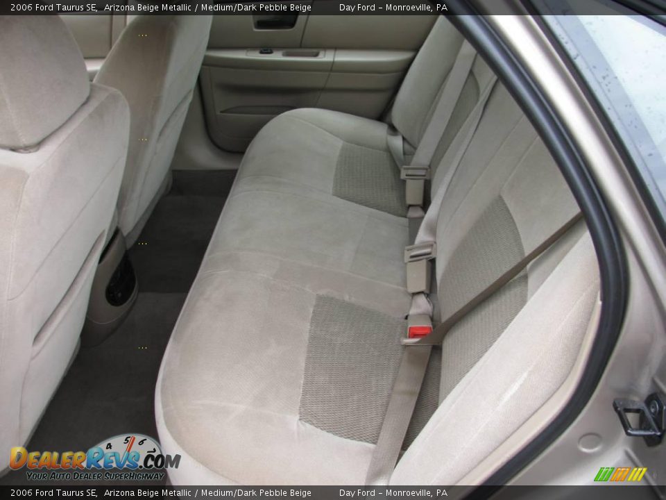2006 Ford Taurus SE Arizona Beige Metallic / Medium/Dark Pebble Beige Photo #13