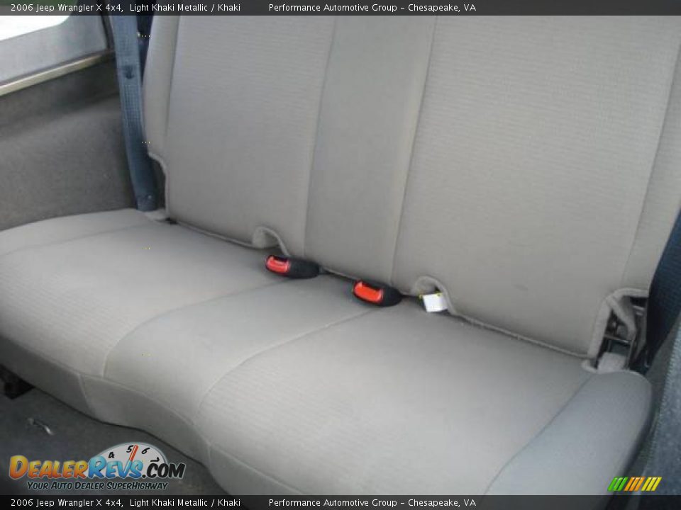2006 Jeep Wrangler X 4x4 Light Khaki Metallic / Khaki Photo #10