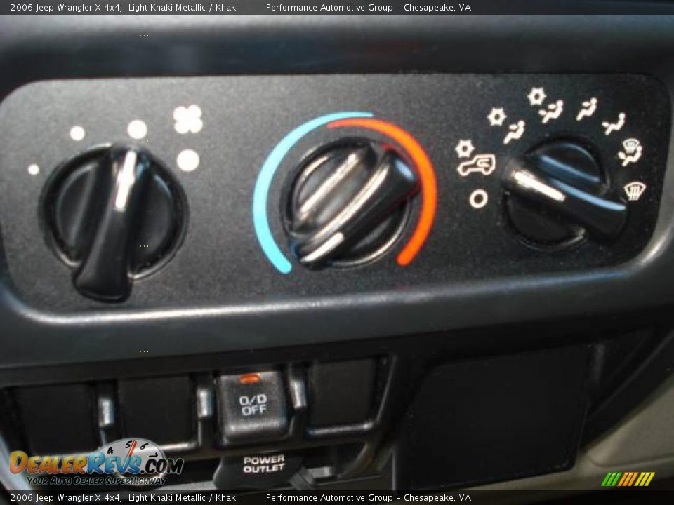 2006 Jeep Wrangler X 4x4 Light Khaki Metallic / Khaki Photo #17