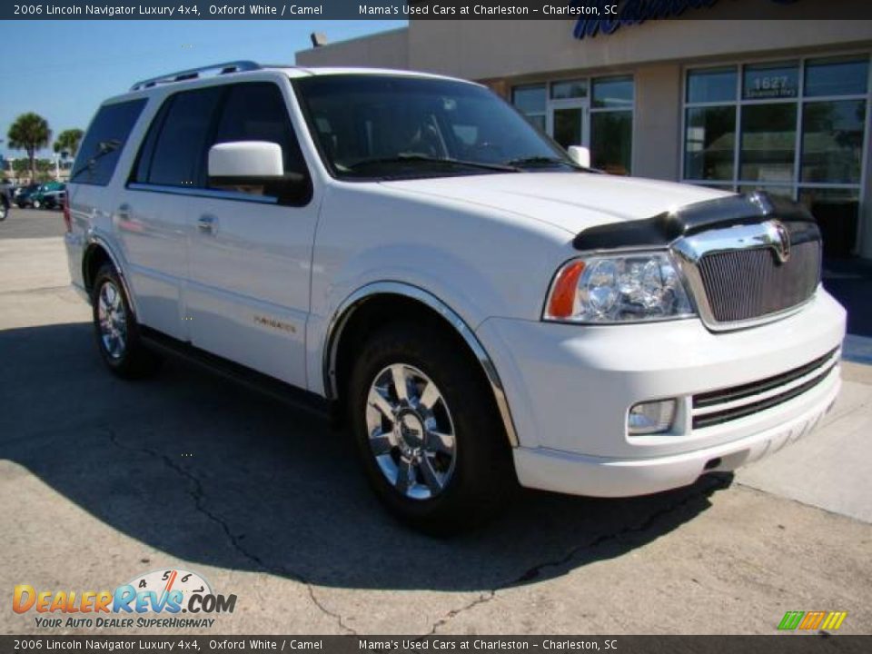 2006 Lincoln Navigator Luxury 4x4 Oxford White / Camel Photo #2