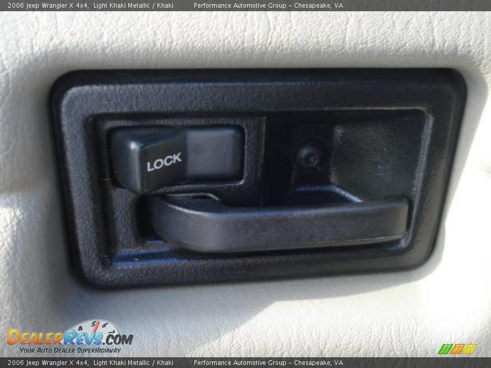 2006 Jeep Wrangler X 4x4 Light Khaki Metallic / Khaki Photo #24