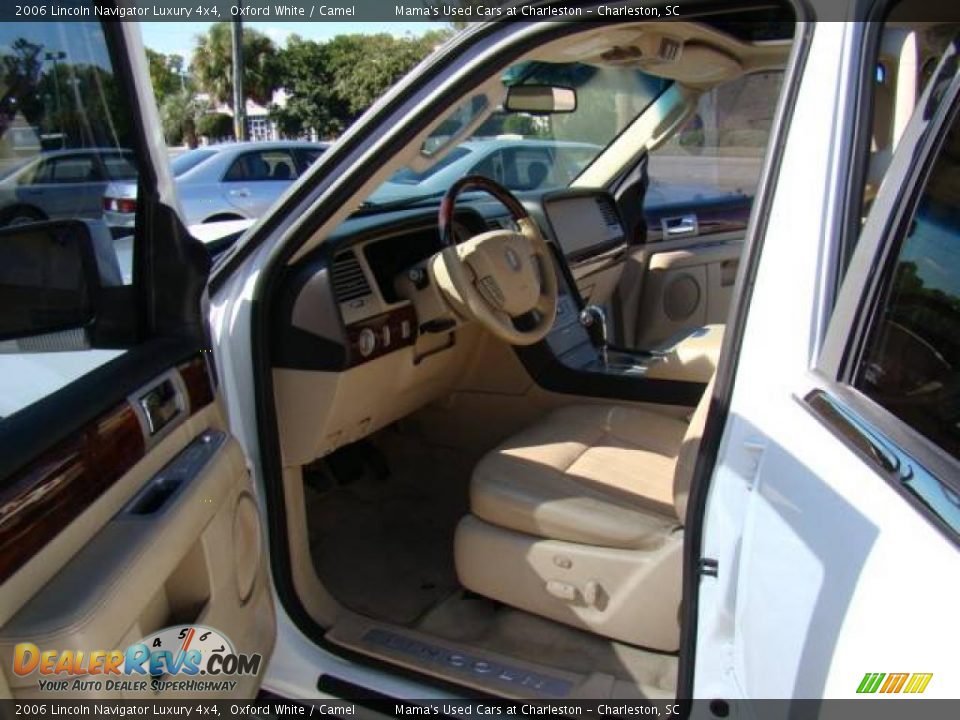 2006 Lincoln Navigator Luxury 4x4 Oxford White / Camel Photo #9