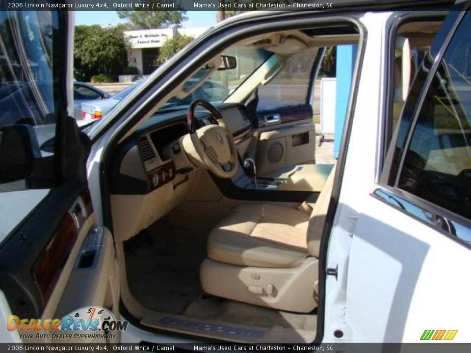 2006 Lincoln Navigator Luxury 4x4 Oxford White / Camel Photo #10