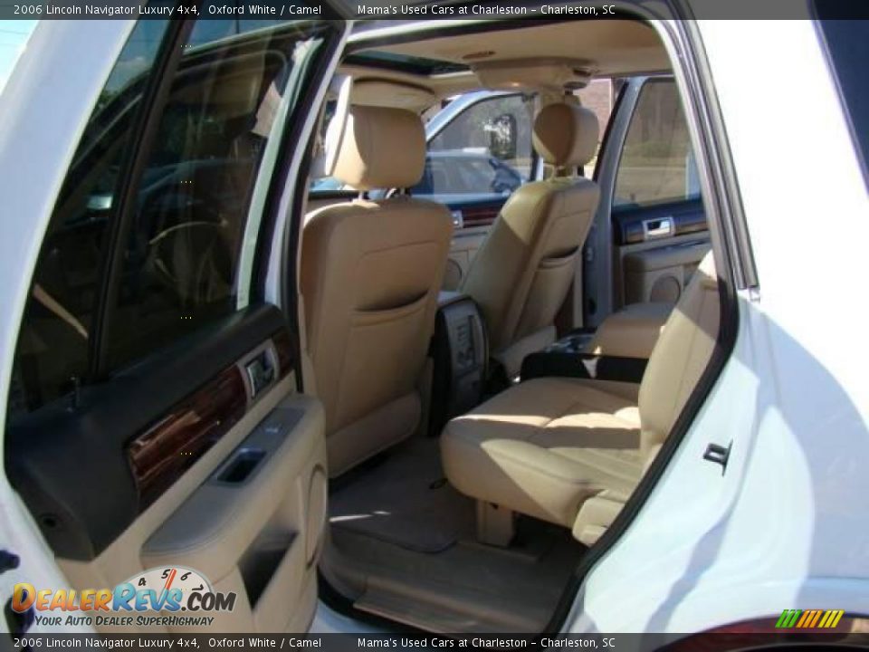 2006 Lincoln Navigator Luxury 4x4 Oxford White / Camel Photo #11