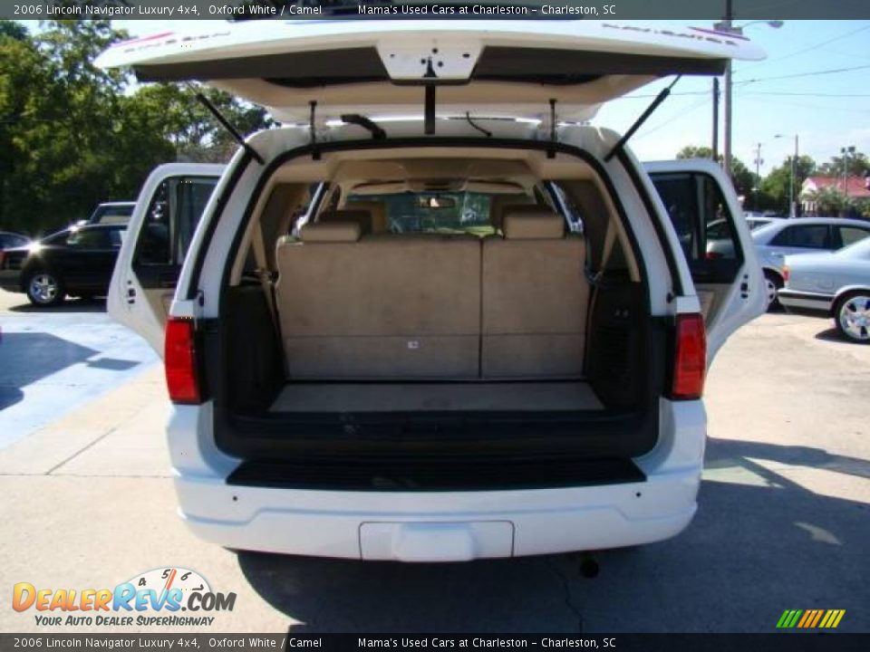 2006 Lincoln Navigator Luxury 4x4 Oxford White / Camel Photo #12