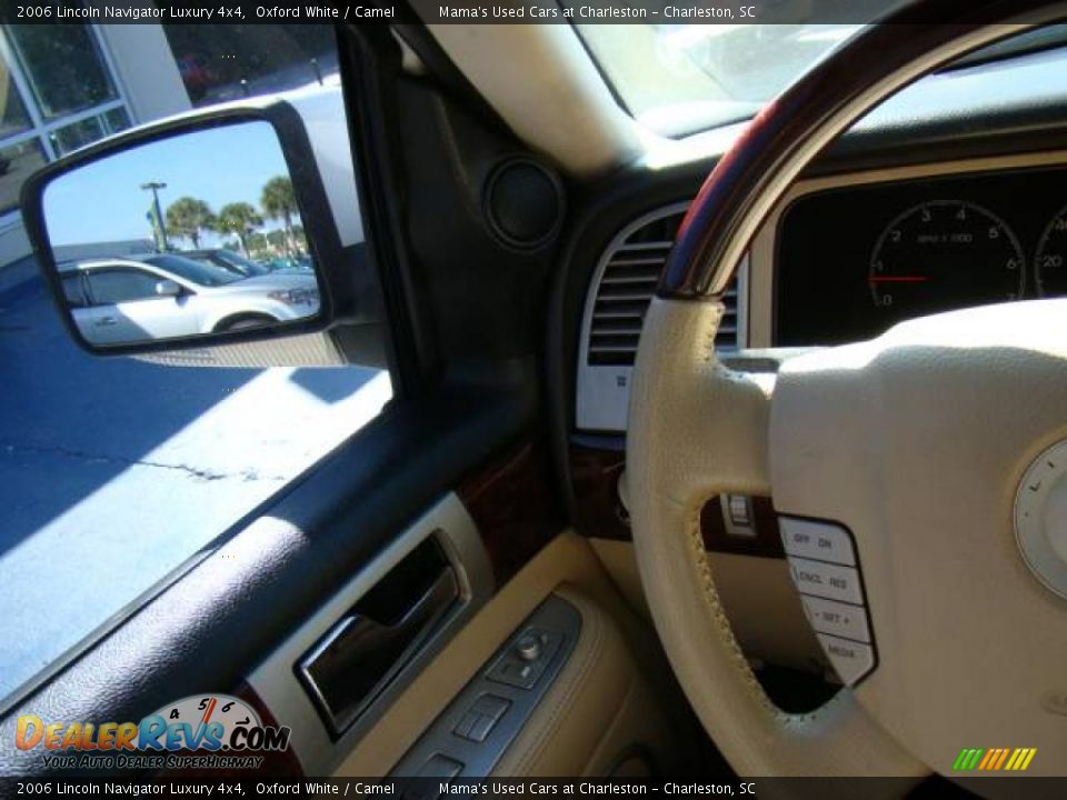 2006 Lincoln Navigator Luxury 4x4 Oxford White / Camel Photo #21