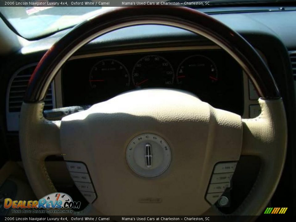 2006 Lincoln Navigator Luxury 4x4 Oxford White / Camel Photo #22